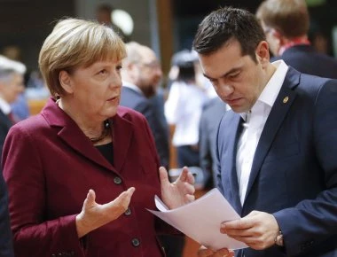 Γιατί η η Κεντροδεξιά Mέρκελ στηρίζει τον αριστερό λαϊκιστή Τσίπρα